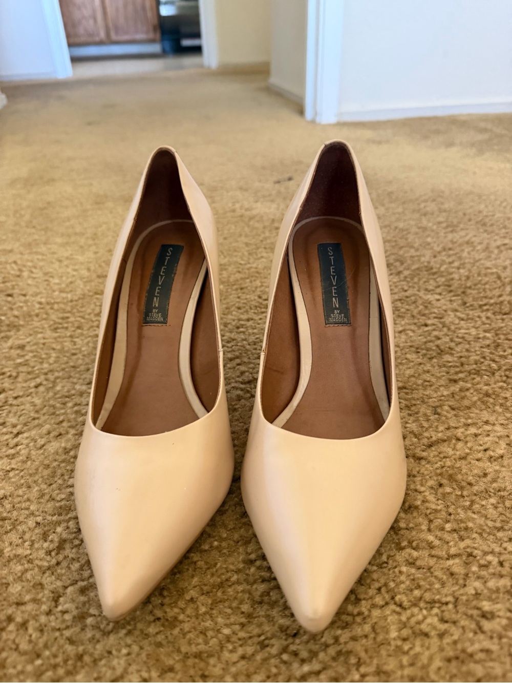 Steve Madden Tan Pointed-Toe Women's Pumps
